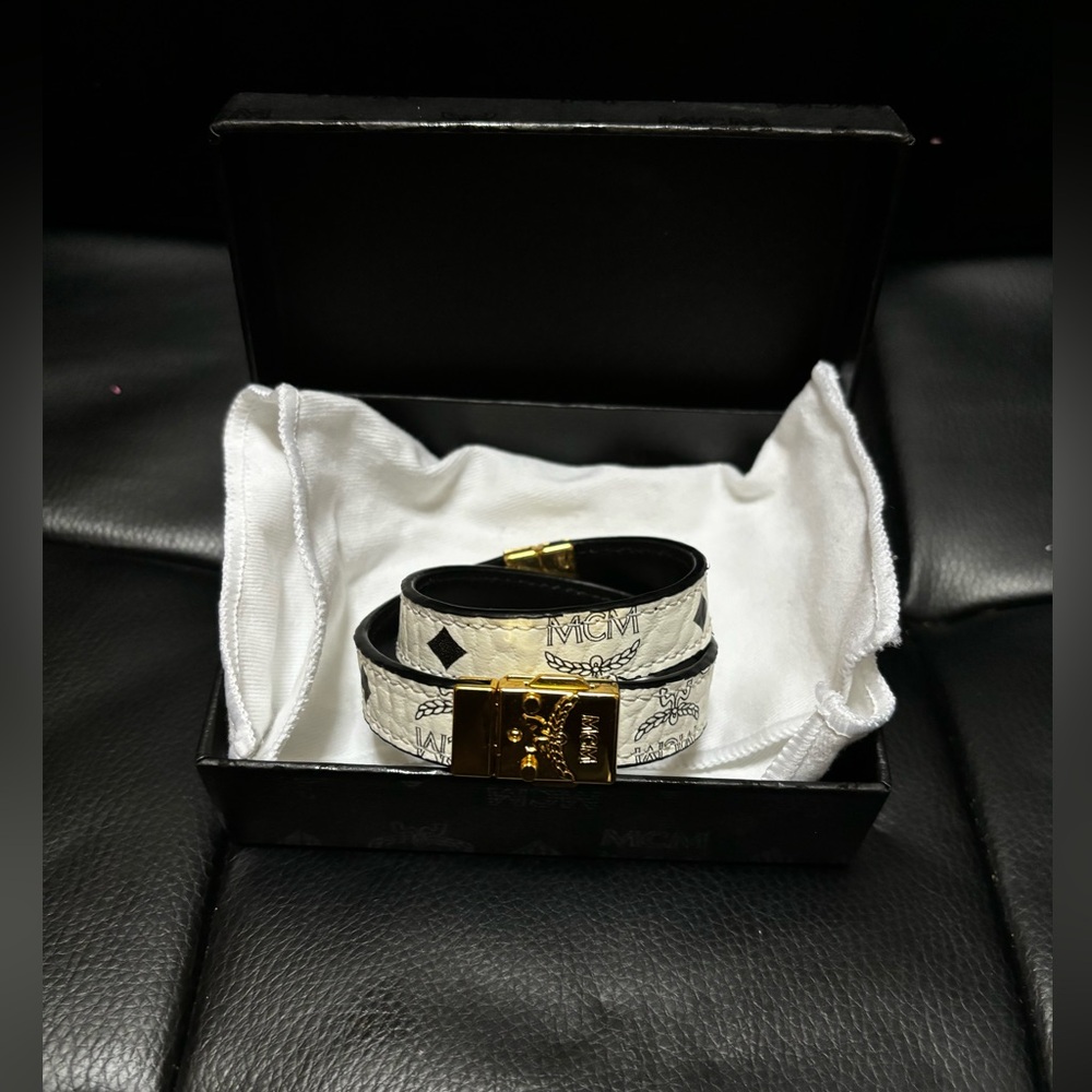 Brand New! Mcm White Leather And Gold Hardware Bracelet/Choker